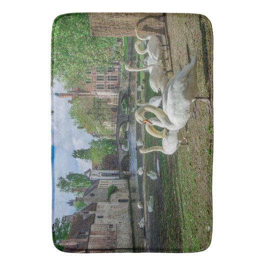 Witte zwanen in Brugge Badmat (Voorkant Verticaal)
