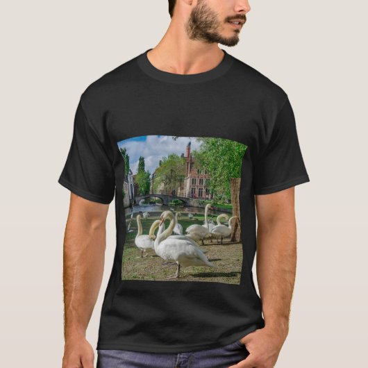 Witte zwanen in Brugge T-shirt (Voorkant)
