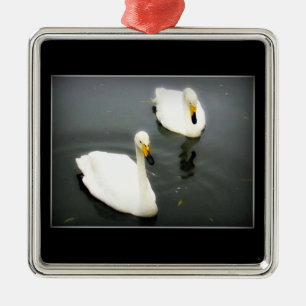 Witte zwoegen zwart water metalen ornament