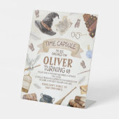 Wizard Time Capsule Sign Reclamebord Met Voetstuk (Voorkant)