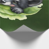Wolf cub in the green:  cadeaupapier (Hoek)