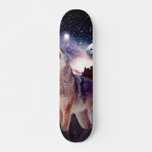 Wolf die door het universum glijdt persoonlijk skateboard