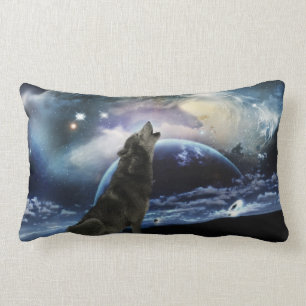 Wolf die op de maan huilt kussen