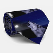 Wolf die op de maan in het zee glijdt stropdas (Opgerold)