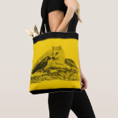 Wolf en Raven - Zwart en geel ontwerp Tote Bag (Dichtbij)