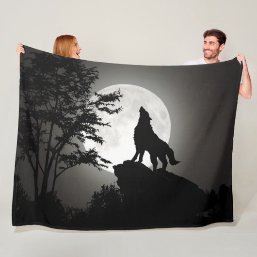 Wolf Fleece Blanket (In situ)