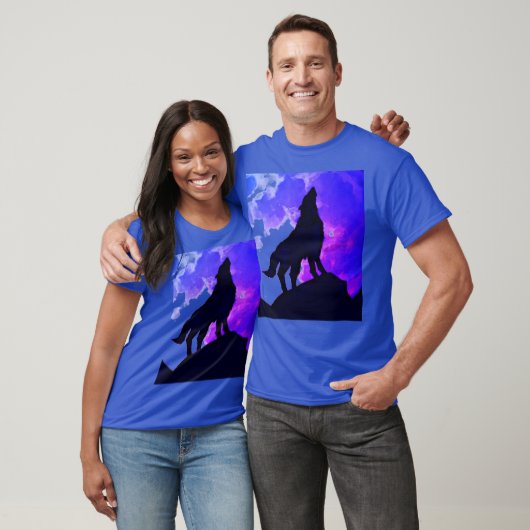 Wolf Howling bij Moon Blue T-shirt (Unisex)