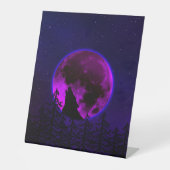 WOLF HOWLING MOON MAGENTA RECLAMEBORD MET VOETSTUK (Voorkant)