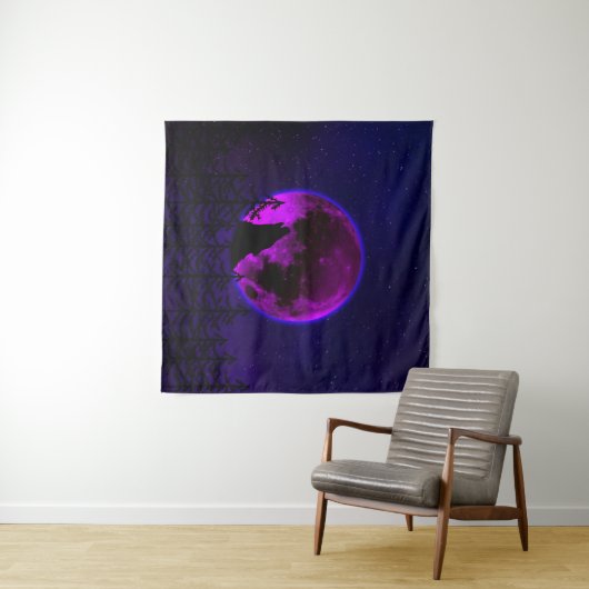 WOLF HOWLING MOON MAGENTA WANDKLEED (In Situ (horizontaal))