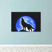Wolf Howling op Moon Wrapped Canvas Afdruk (Insitu (Houten vloer))