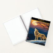 Wolf huilt bij de maan in de schemering notitieboek (Binnen)
