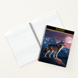 Wolf huilt onder een door de maan verlichte hemel notitieboek