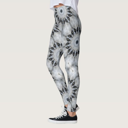 Wolf Mandala Fierce Eyes en Furry Symmetrie Leggings (Links)