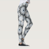 Wolf Mandala Fierce Eyes en Furry Symmetrie Leggings (Rechts)