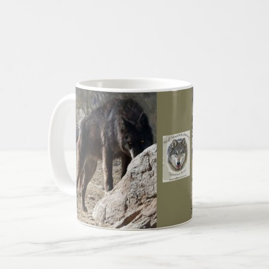 Wolf Mountain Sanctuary Wacipi Coffee Mok (Voorkant links)