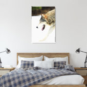 Wolf op de prowl canvas afdruk (Insitu (Slaapkamer))