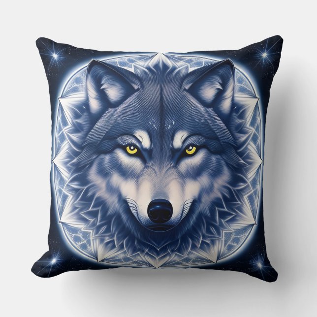 Wolf Portret met Intens Gouden Ogen Kussen (Voorkant)