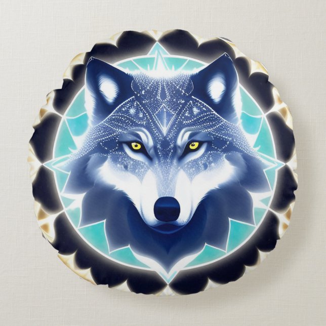 Wolf Portret met Intens Gouden Ogen Rond Kussen (Voorkant)