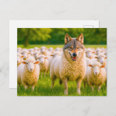 Wolf vermomd tussen schapen in weide feestdagenkaart (Voorkant / Achterkant)