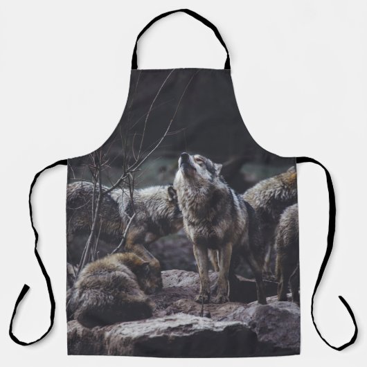 WOLF VERPAKKING OP ROCK FORMATIE SCHORT (Voorkant)