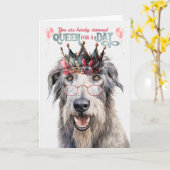 Wolfhound Dog Queen voor een dag Funny Birthday Kaart (Gele Bloem)