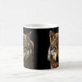 Wolfprofiel met groene ogen ~ bewerkbare achtergro koffiemok (Center)