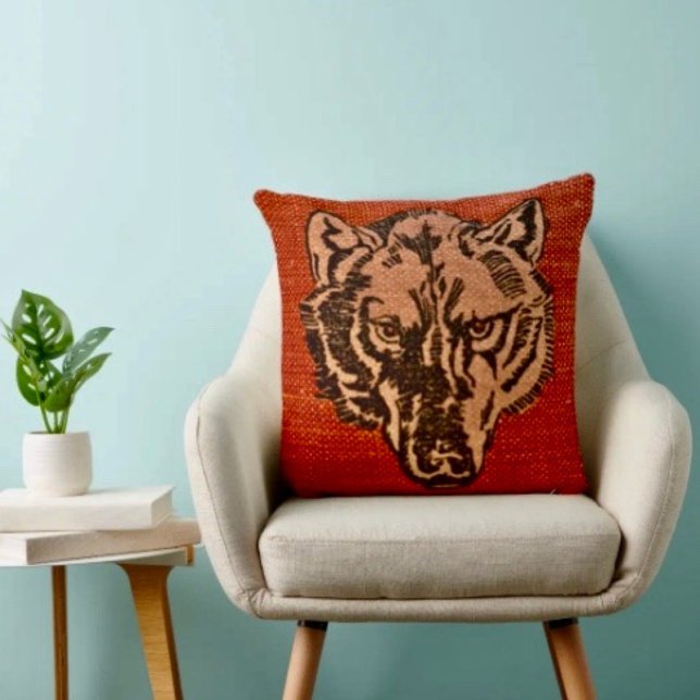 Wolfskop op Rood Kussen (Wolf Head on Red Throw Pillow  High quality 100% polyester hidden zipper enclosure.
)