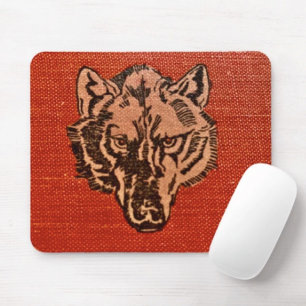 Wolfskop op rood muismat