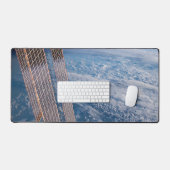 Wolk-bedekte Tasman en koraal Zeeen. Bureaumat (Keyboard & Muis)