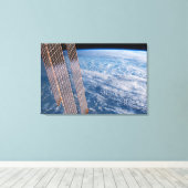 Wolk-bedekte Tasman en koraal Zeeen. Canvas Afdruk (Insitu (Houten vloer))