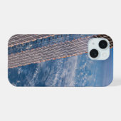 Wolk-bedekte Tasman en koraal Zeeen. iPhone 15 Case (Achterkant horizontaal)