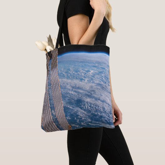 Wolk-bedekte Tasman en koraal Zeeen. Tote Bag (Dichtbij)