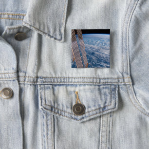 Wolk-bedekte Tasman en koraal Zeeen. Vierkante Button 5,1 Cm