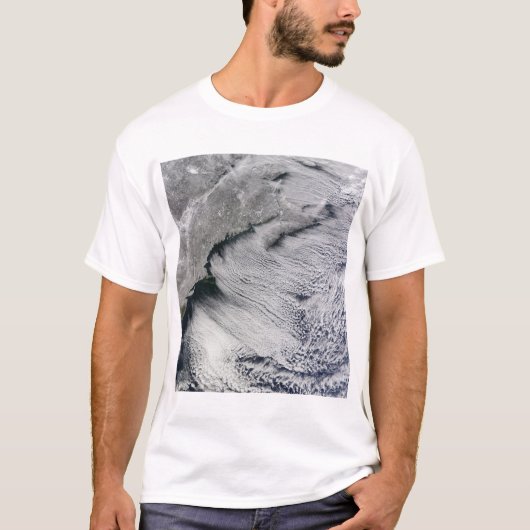 Wolken aan de overzijde van de kusten van de Noord T-shirt (Voorkant)
