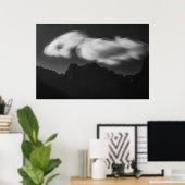 Wolken boven bergsilhouet poster (Thuiskantoor)