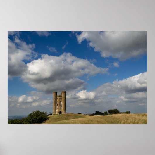 Wolken boven Broadway Tower in de Cotswolds poster (Voorkant)