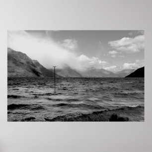Wolken boven het meer poster