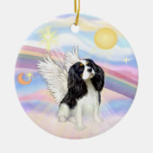 Wolken - Cavalier King Charles (tri) Keramisch Ornament (Voorkant)