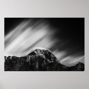 Wolken die boven de Mangart van de berg rollen Poster