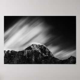 Wolken die boven de Mangart van de berg rollen Poster