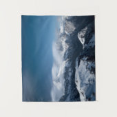 Wolken die boven de sneeuwbergen rollen wandkleed (Voorkant)