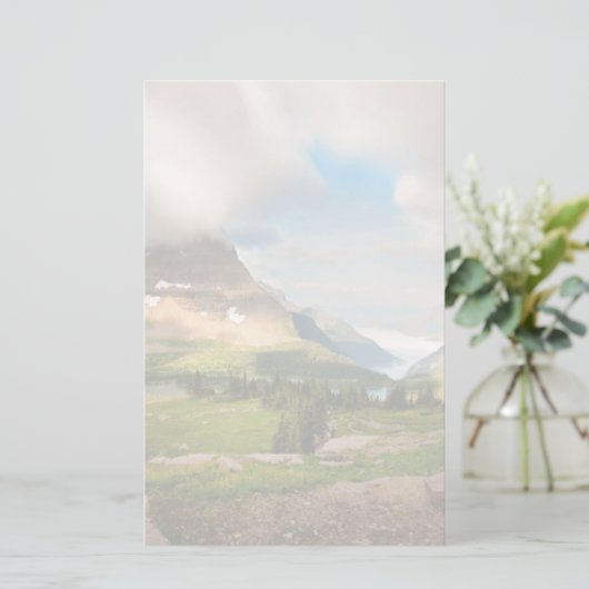 wolken die door de bergen kruipen briefpapier (Staand voorkant)