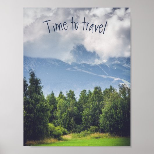Wolken die over aanpasbare bergen drijven poster (Voorkant)