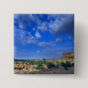 Wolken die over de lucht vegen boven de vierkante button 5,1 cm