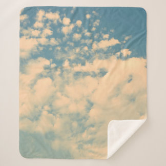 Wolken - -effectstijlafbeelding met een schijnbaar sherpa deken