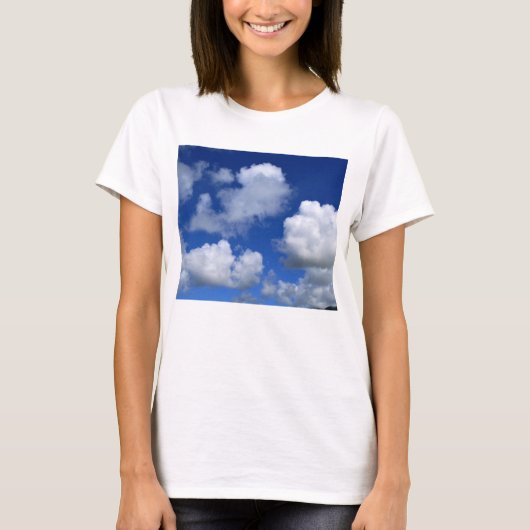 Wolken en blauwe hemel t-shirt (Voorkant)