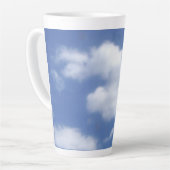 wolken in blauwe lucht latte mok (Linkerhoek)