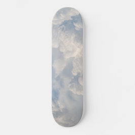 Wolken in de hemel persoonlijk skateboard