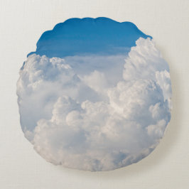 Wolken in de hemel rond kussen