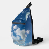 Wolken in de lucht sling bag (Rechterhoek)
